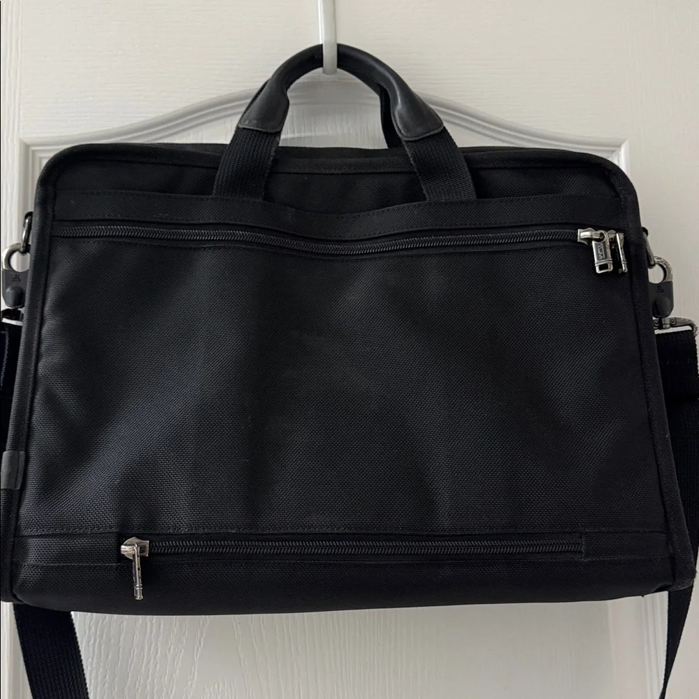 TUMI Laptop/Briefcase With Multiple Pockets & Padded Compartment Black Nylon